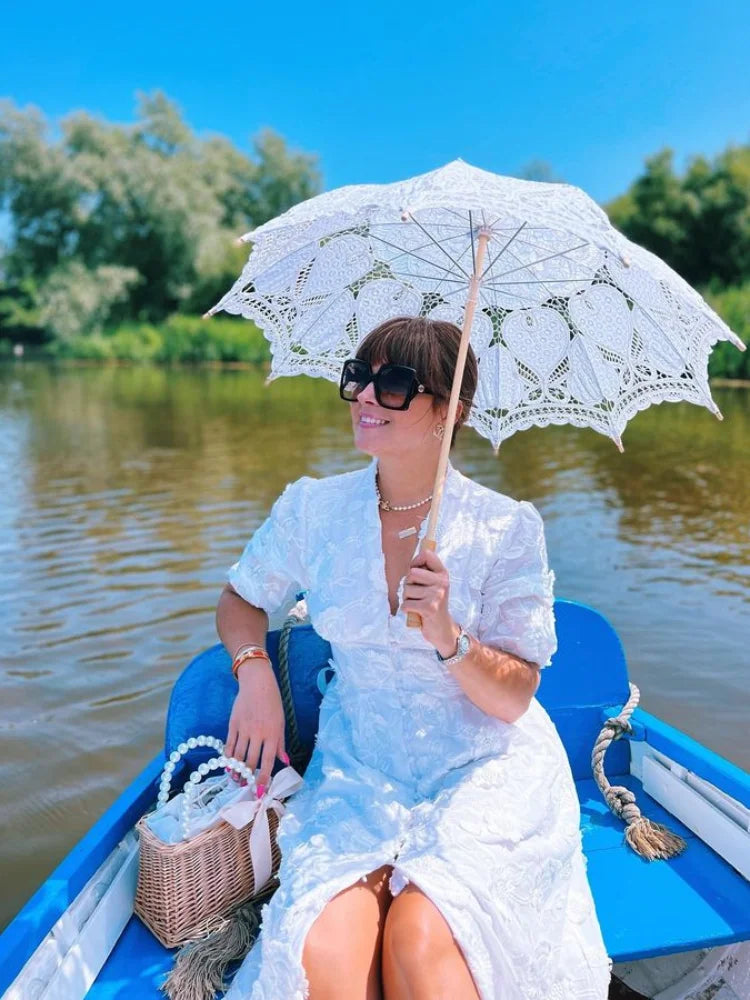 Robe Blanche en Dentelle Florale Élégante de ZaloraStyle