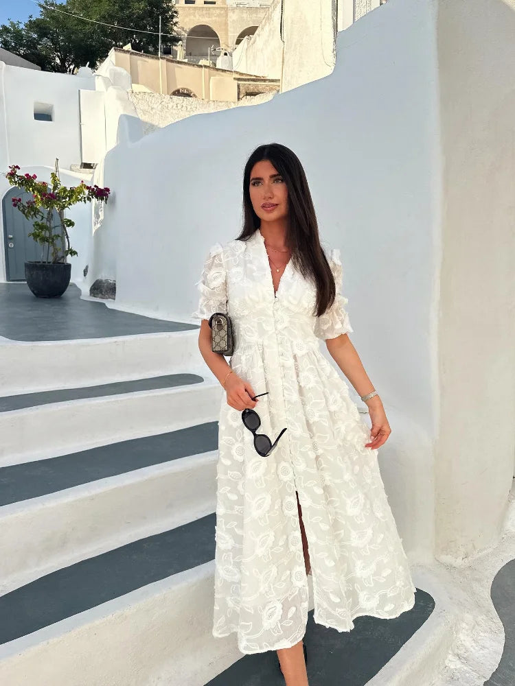 Robe Blanche en Dentelle Florale Élégante de ZaloraStyle